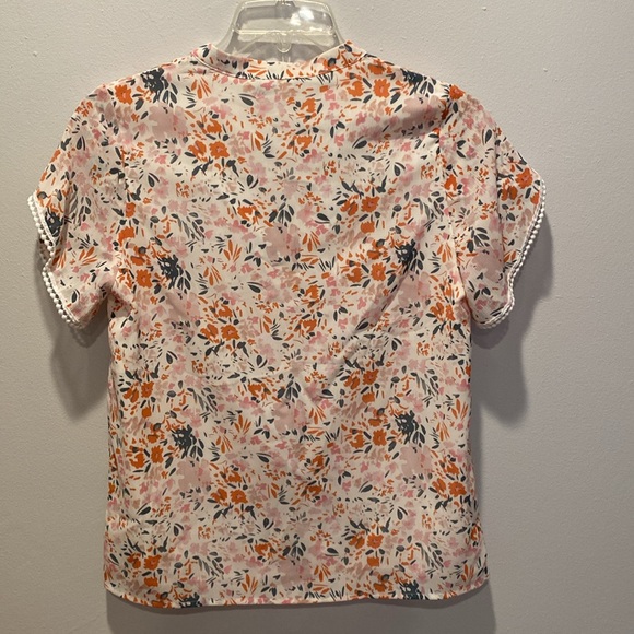 Floral Blouse NWT Medium - Picture 4 of 4